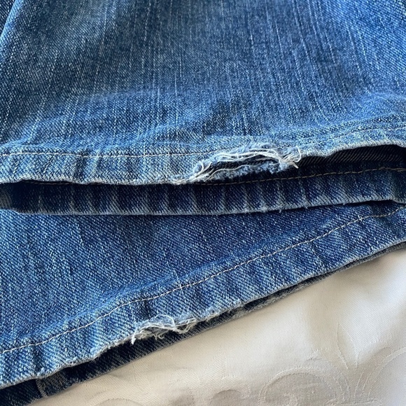 Tommy Hilfiger Men's Freedom Fit Standard Wash Jeans - Picture 13 of 15